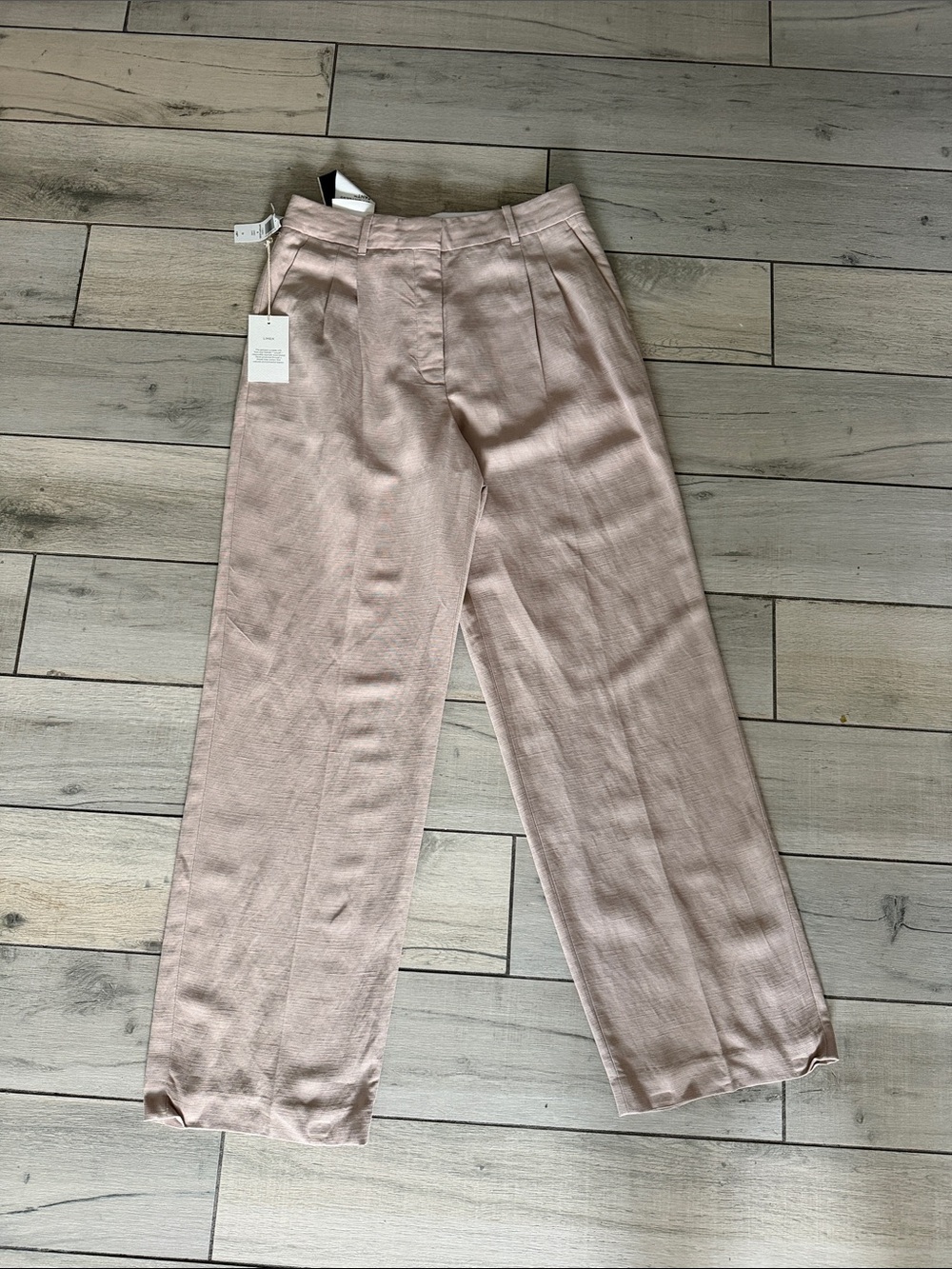 Wide-Leg Pleated Men’s Pants — Light Pink